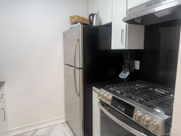 $2,850 | 601 Chestnut Street, Unit A21, Cedarhurst, NY 11516