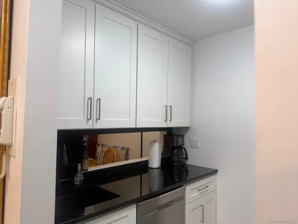 $2,850 | 601 Chestnut Street, Unit A21, Cedarhurst, NY 11516