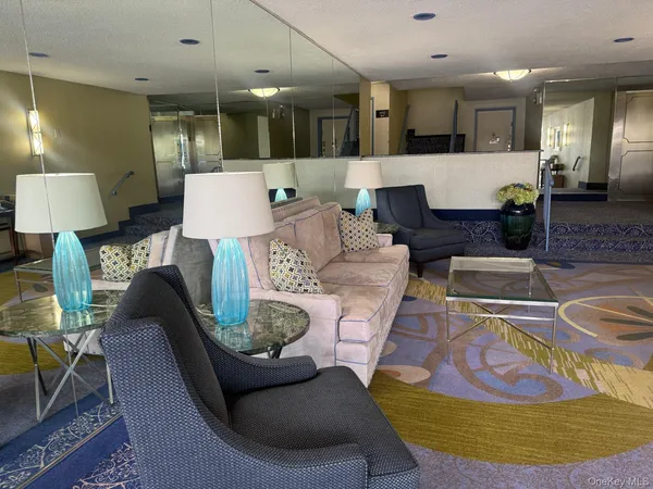 $2,850 | 601 Chestnut Street, Unit A21, Cedarhurst, NY 11516