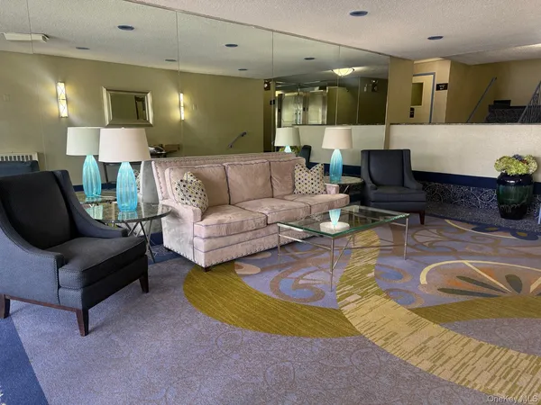 $2,850 | 601 Chestnut Street, Unit A21, Cedarhurst, NY 11516