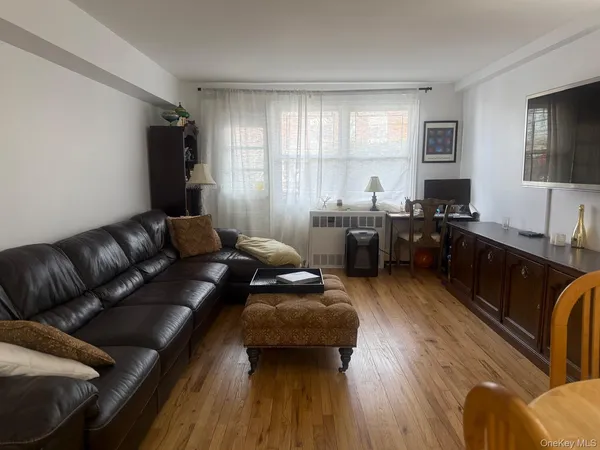 $2,850 | 601 Chestnut Street, Unit A21, Cedarhurst, NY 11516