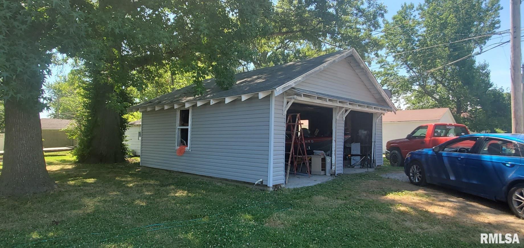 808 County Road Pinckneyville, IL 62274 - Photo 6 of 16 Gallery Image 6