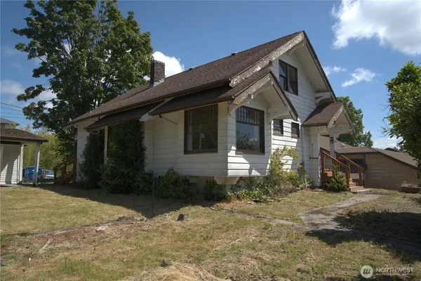 $3,600 | 2406 East Columbia Street, Seattle, WA 98122