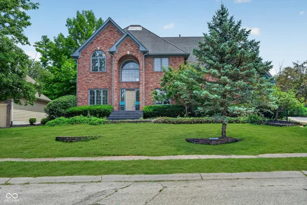 $420,000 | 6427 Royal Oakland Drive, Indianapolis, IN 46236