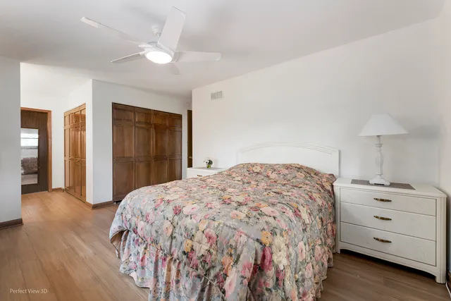 $460,000 | 10562 South 84th Avenue, Palos Hills, IL 60465