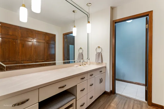 $460,000 | 10562 South 84th Avenue, Palos Hills, IL 60465