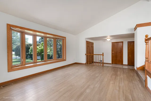 $460,000 | 10562 South 84th Avenue, Palos Hills, IL 60465