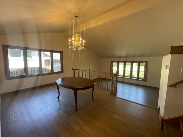 $460,000 | 10562 South 84th Avenue, Palos Hills, IL 60465