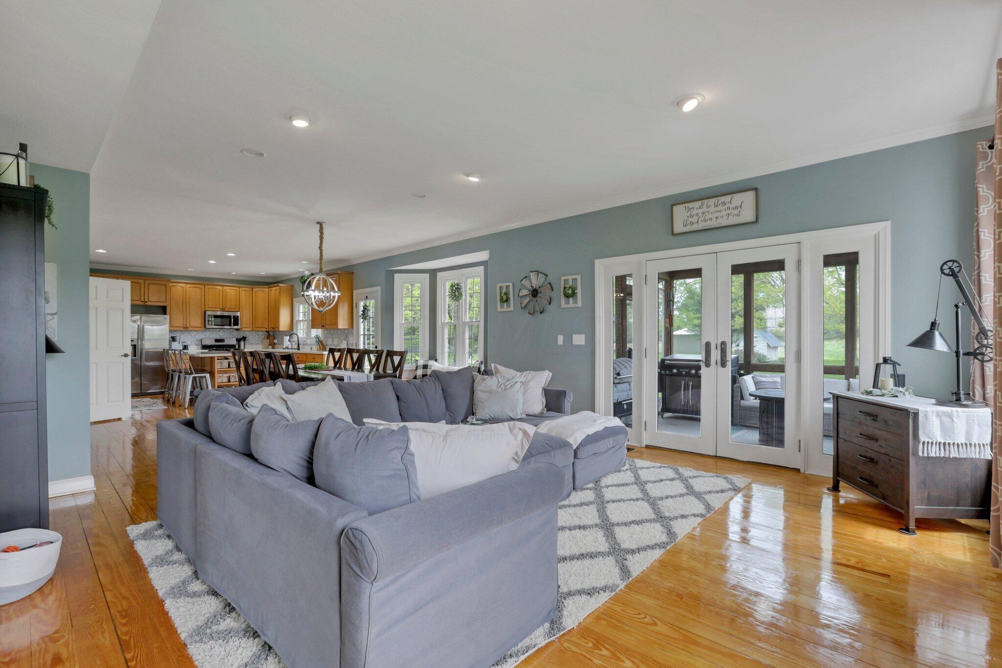 3715 York Road Southwest Pataskala, OH 43062 - Photo 22 of 81 Great Room