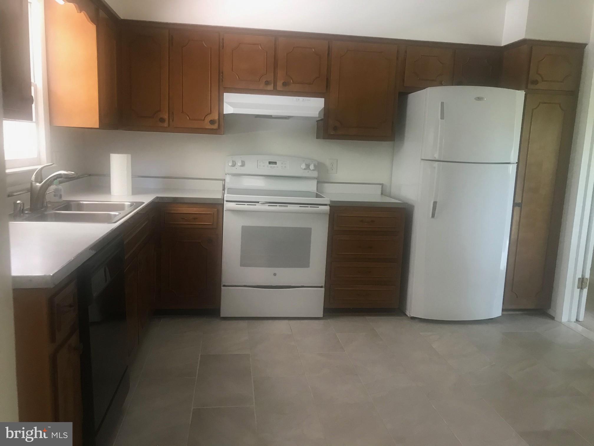 6236 Belleair Road Burke, VA 22015 - Photo 2 of 12 Kitchen