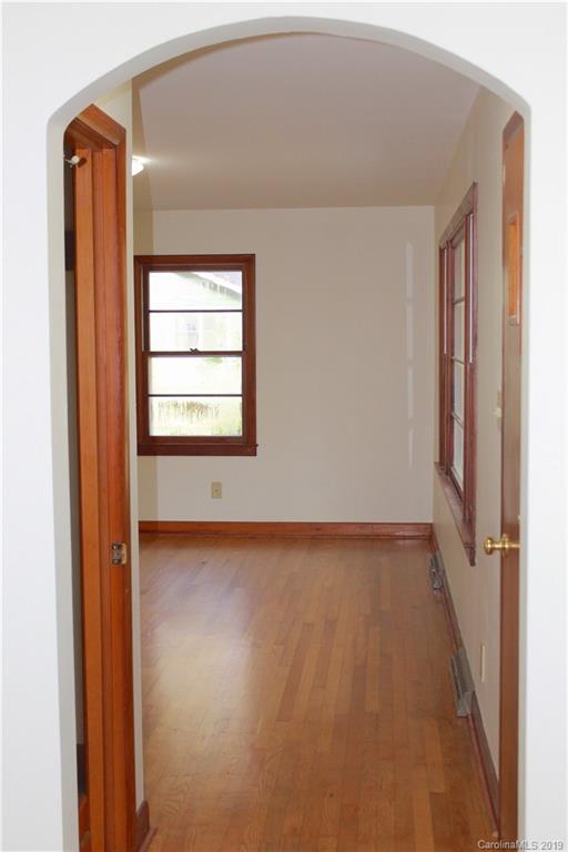 83 Spooks Branch Road Asheville, NC 28804 - Photo 3 of 26 Gallery Image 3