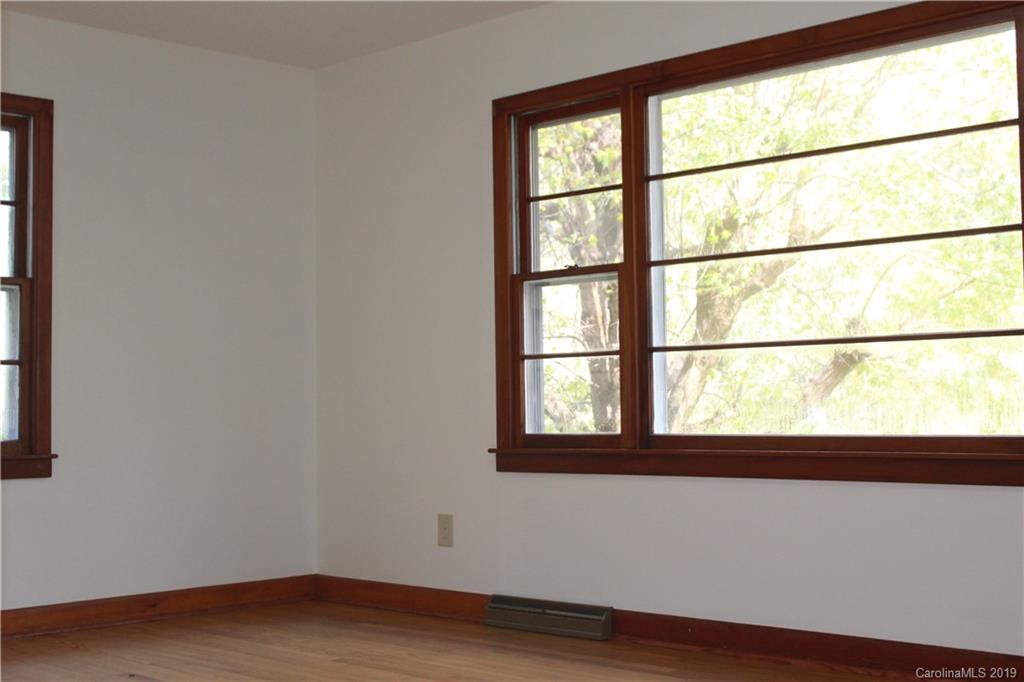 83 Spooks Branch Road Asheville, NC 28804 - Photo 4 of 26 Gallery Image 4