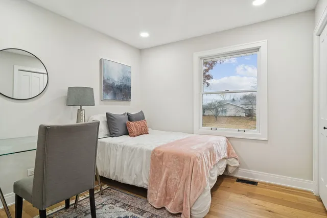 $579,000 | 1420 Hassell Road, Hoffman Estates, IL 60169