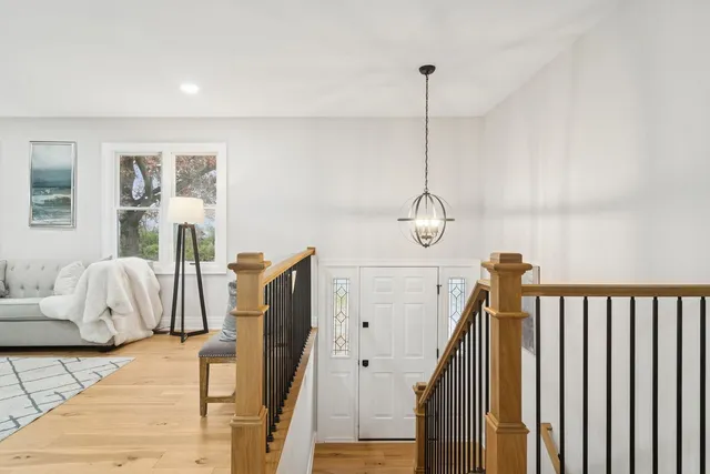 $579,000 | 1420 Hassell Road, Hoffman Estates, IL 60169