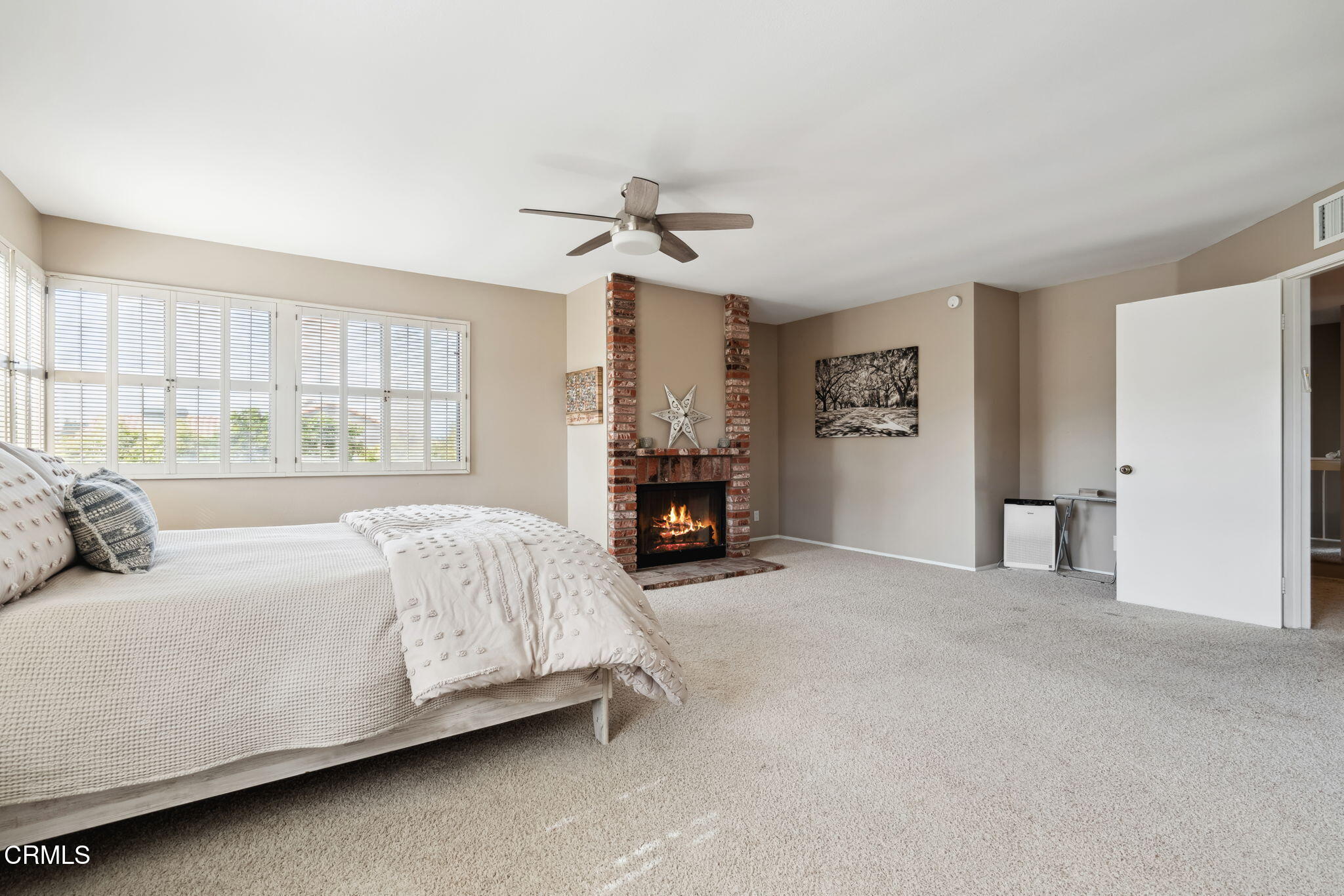 4293 Peach Slope Road Moorpark, CA 93021 - Photo 18 of 36 a bed room with a bed and a window