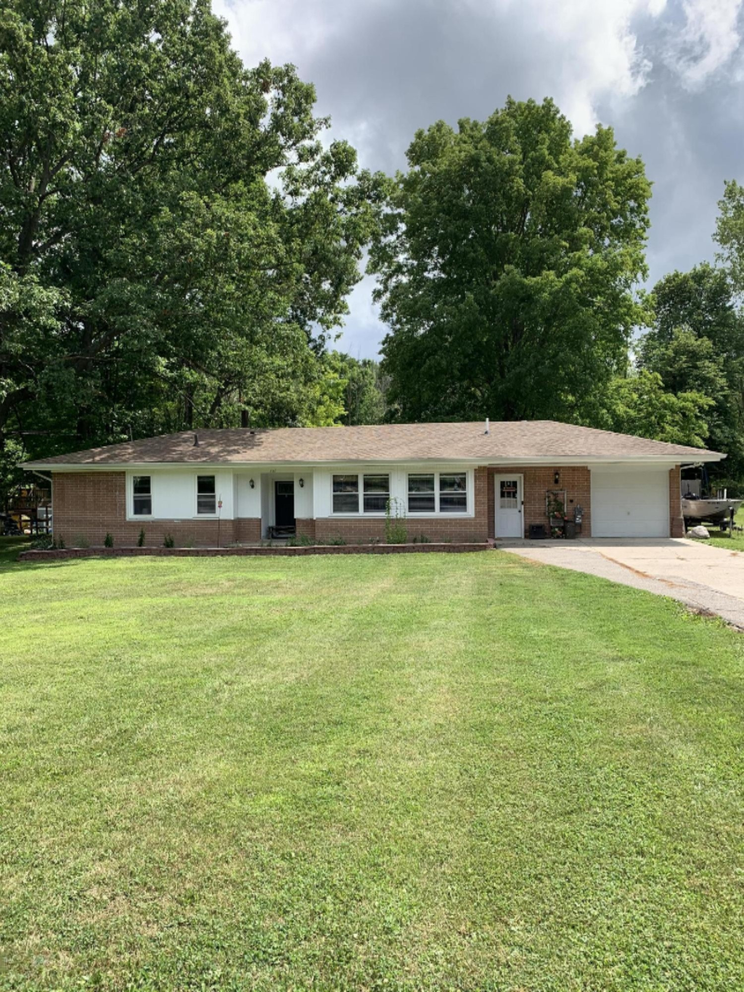 747 West State Street Belding, MI 48809 - Photo 1 of 11 747 W. State