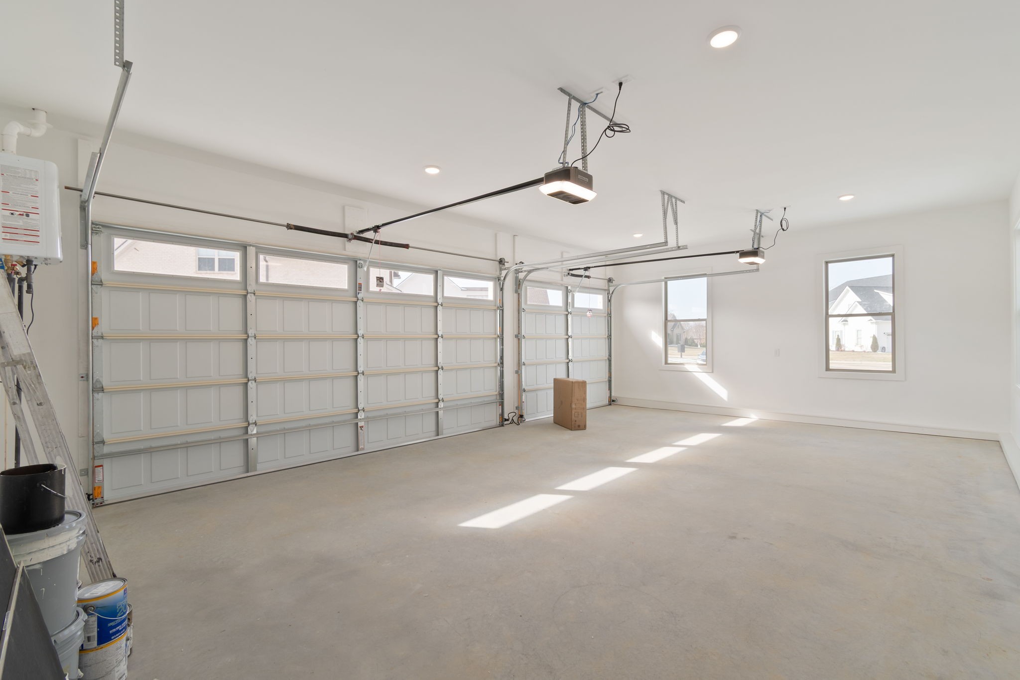 1004 Pheasant Court Spring Hill, TN 37174 - Photo 20 of 22 a view of a garage