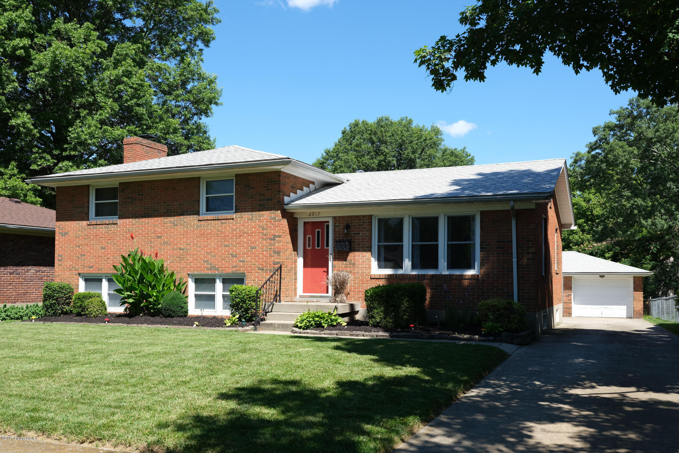 2917 Sheldon Road Louisville, KY 40218 - Photo 3 of 22 Tim Furlong Jr. - M Weisberg - Sheldon (