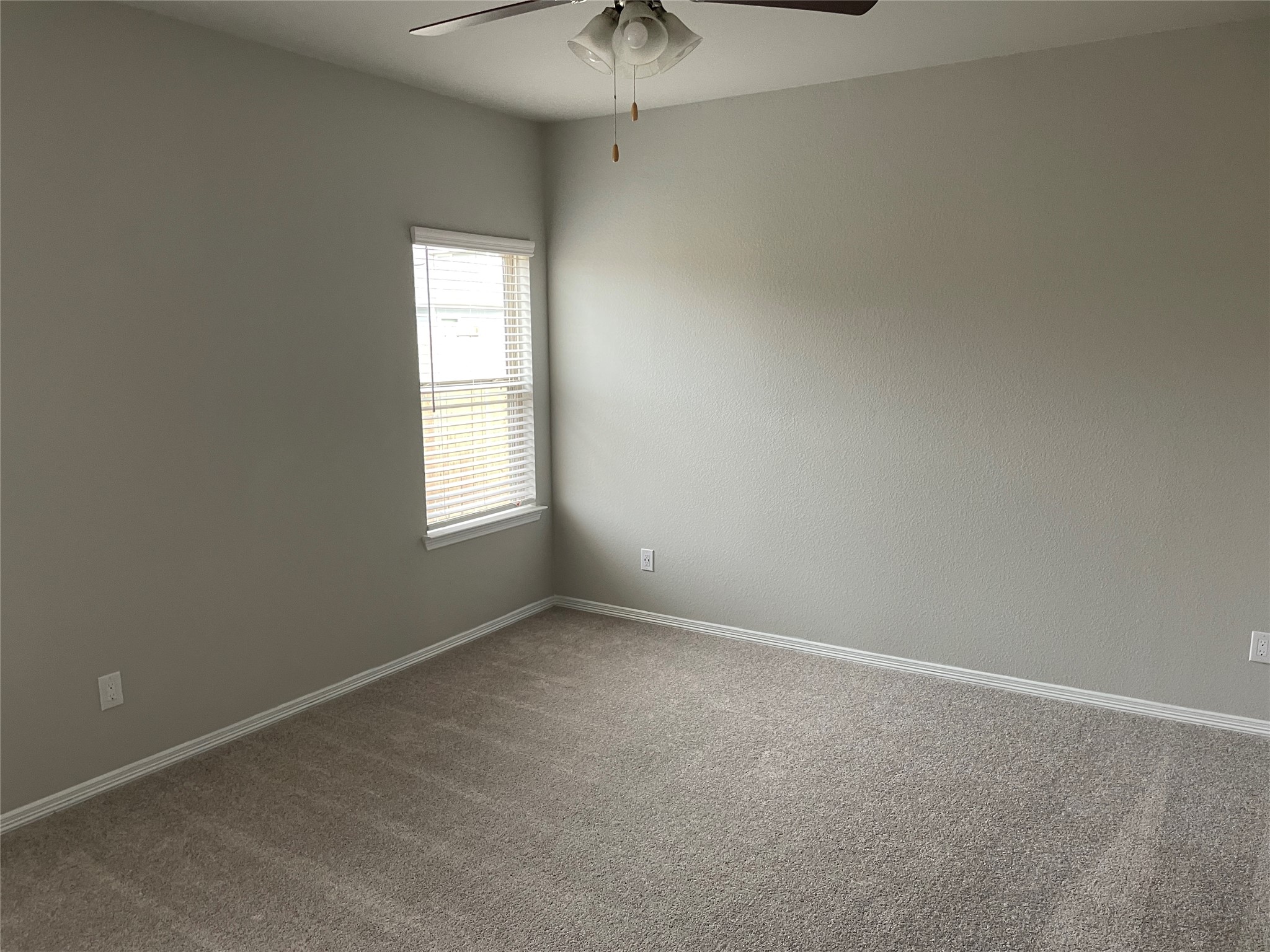 914 Redinger Ridge Drive Houston, TX 77336 - Photo 14 of 16 a view of an empty room with a window