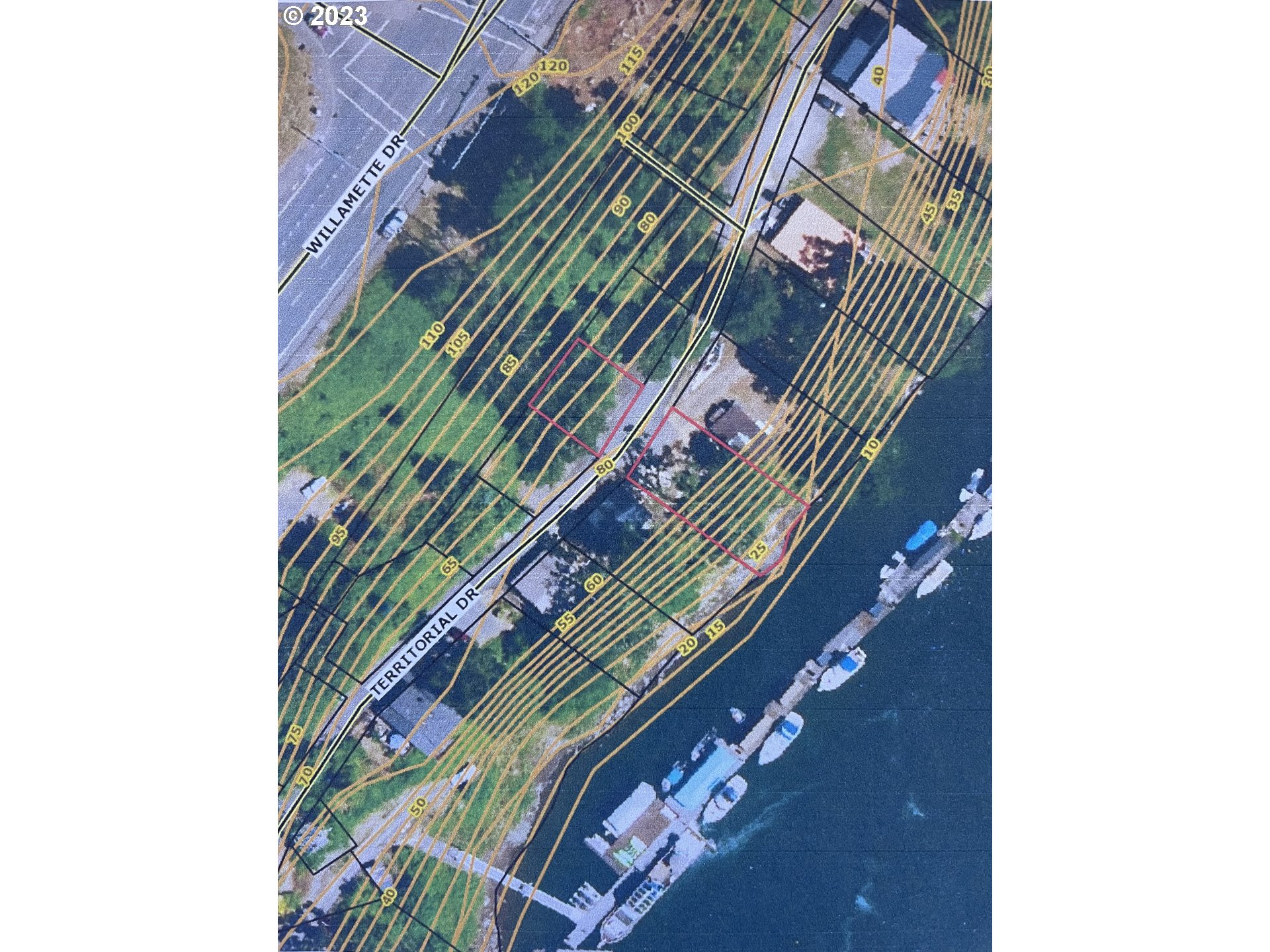 a view of an outdoor space