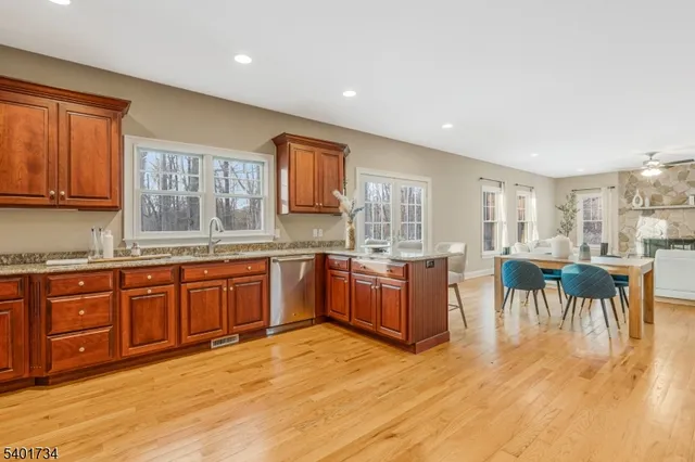 $1,350,000 | 115 Western Boulevard, Gillette, NJ 07933