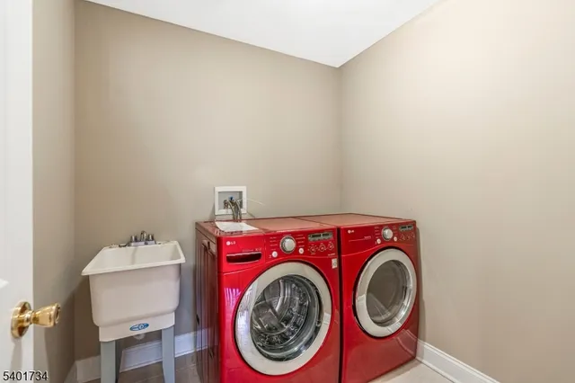 $1,350,000 | 115 Western Boulevard, Gillette, NJ 07933