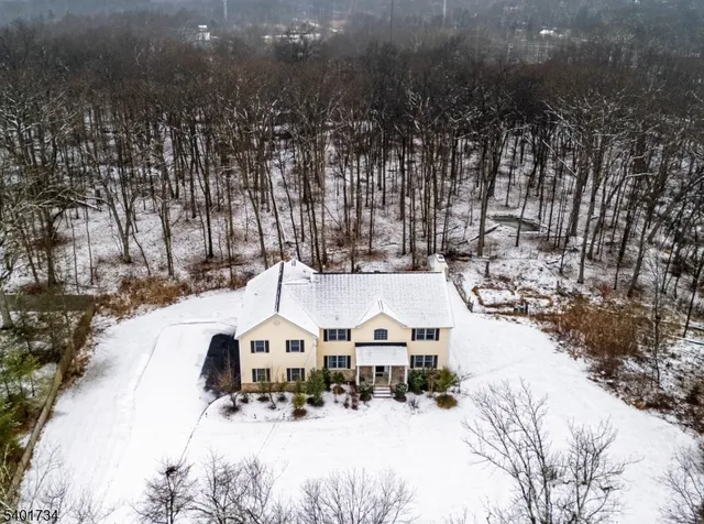 $1,350,000 | 115 Western Boulevard, Gillette, NJ 07933