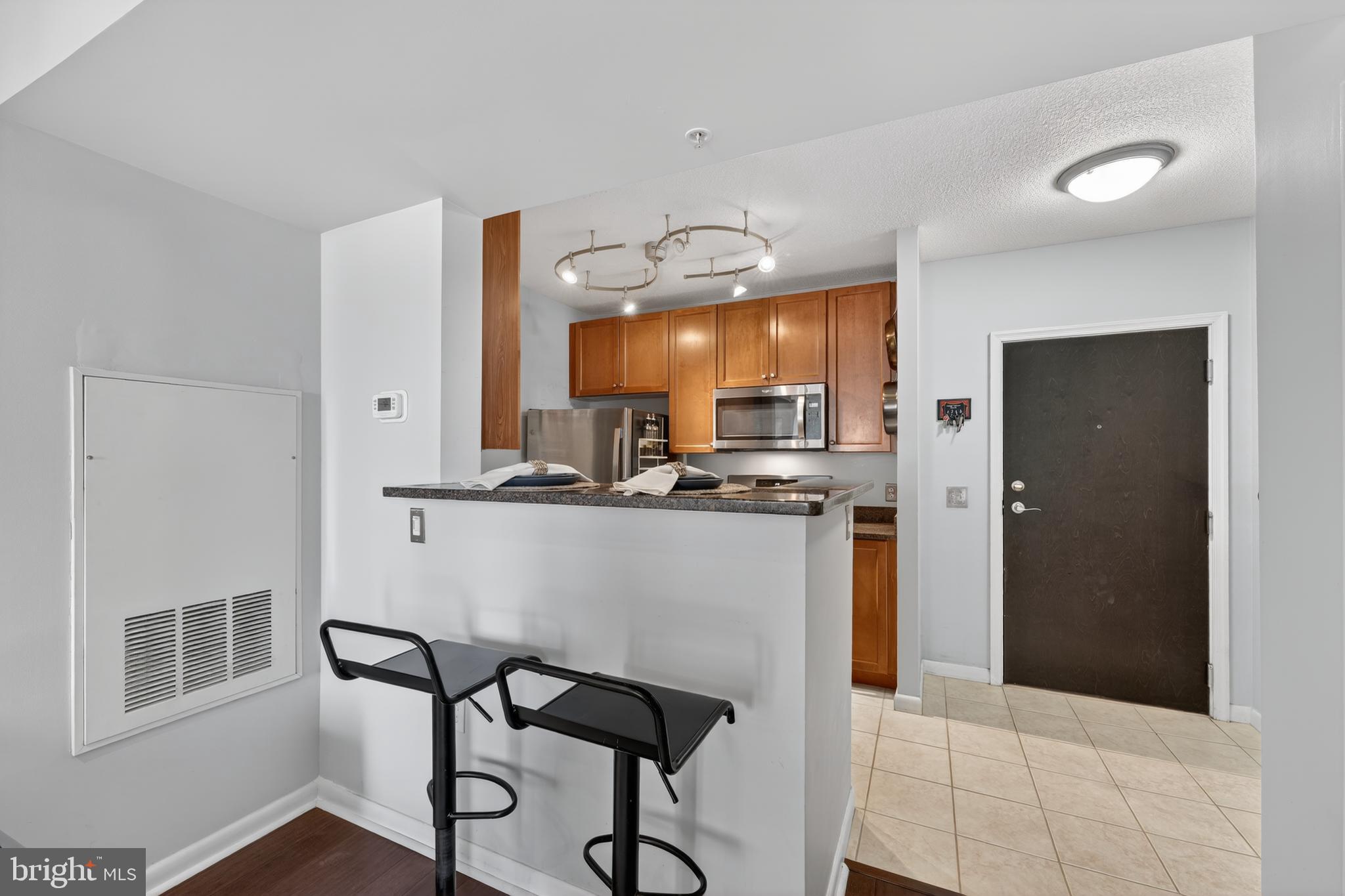 851 North Glebe Road, Unit 1301 Arlington, VA 22203 - Photo 10 of 84 This Layout was Made for Entertaining!