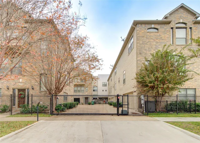 $2,199 | 1622 Hadley Street, Houston, TX 77003