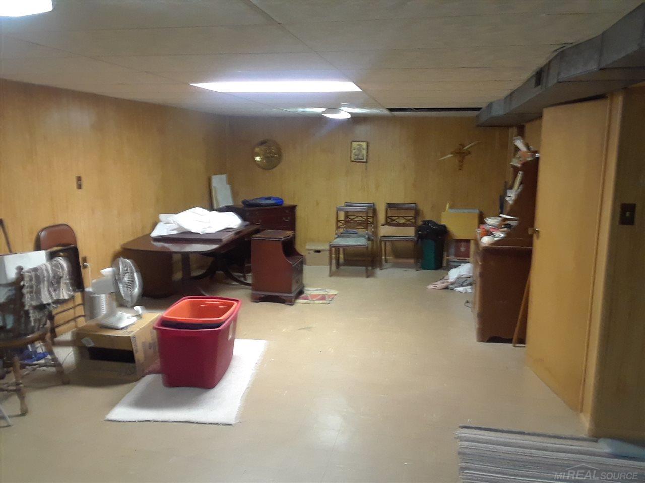 32544 Bunert Road Warren, MI 48088 - Photo 20 of 25 31351677-19.JPG