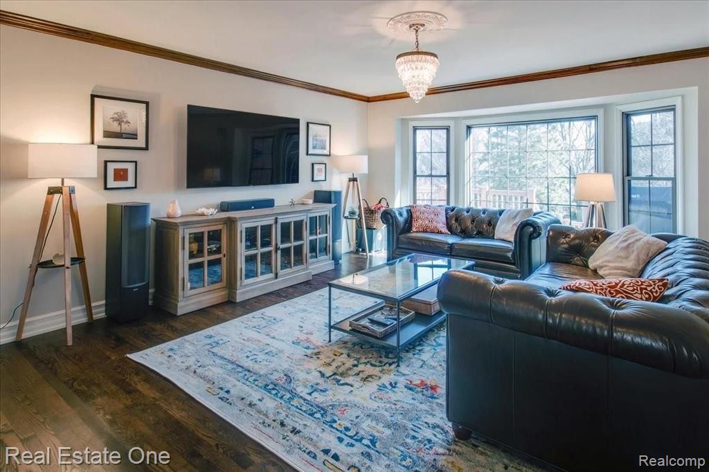 451 Lake Forest Road Rochester Hills, MI 48309 - Photo 8 of 97