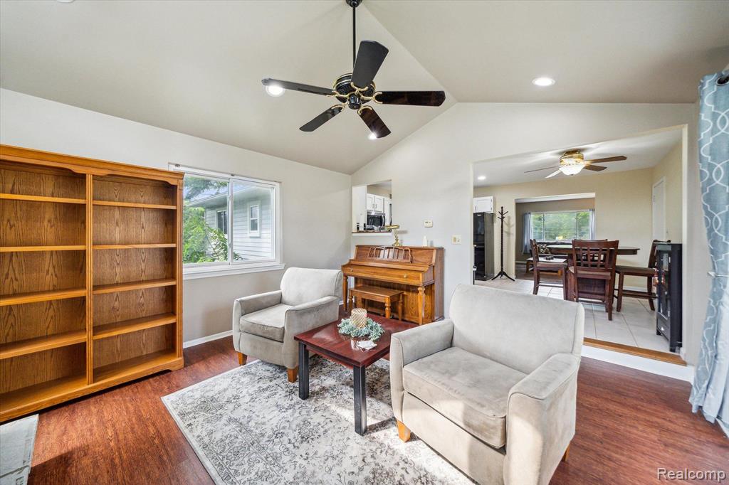 2951 Dearborn Avenue Rochester Hills, MI 48309 - Photo 16 of 33
