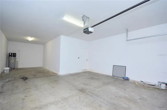 a view of a livingroom with a ceiling fan