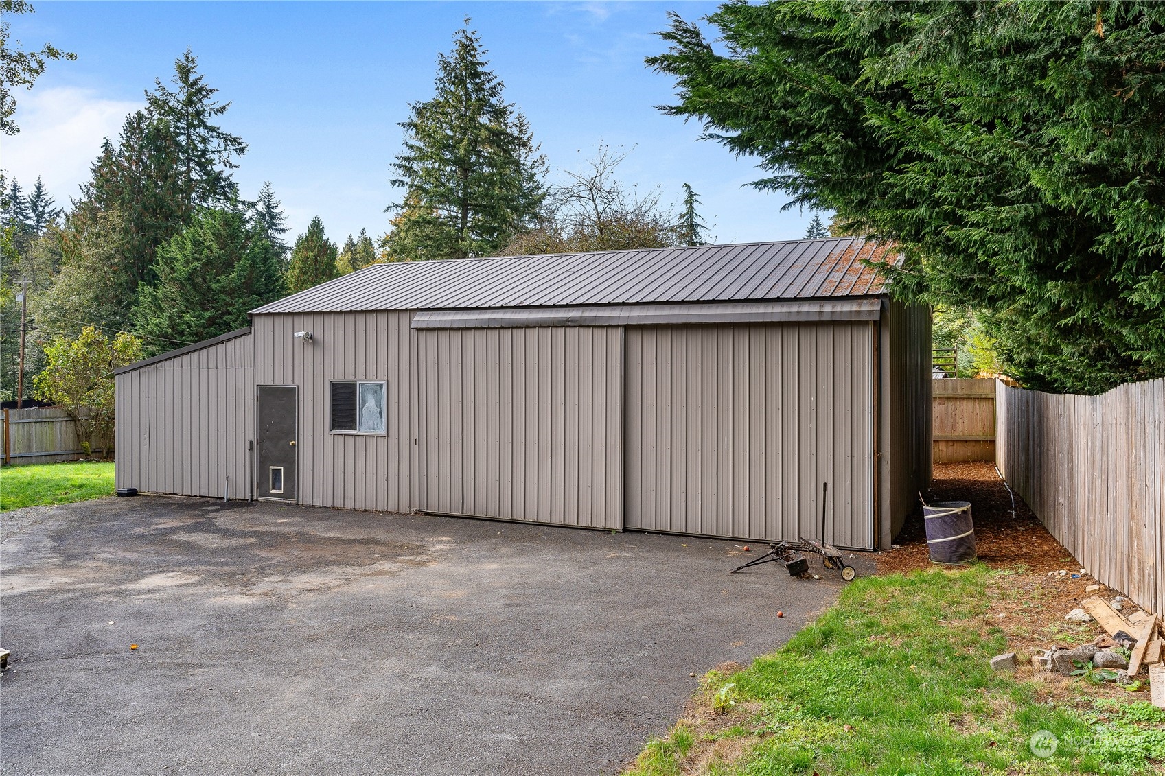 17821 Trombley Road Snohomish, WA 98290 - Photo 24 of 36 a view of a garage