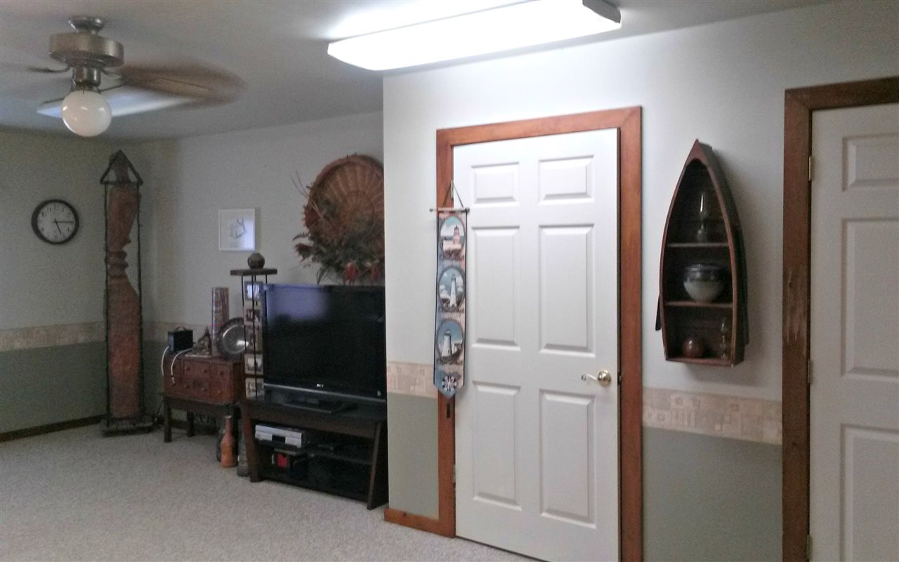 5021 Stringtown Road Evansville, IN 47711 - Photo 9 of 20 Gallery Image 9
