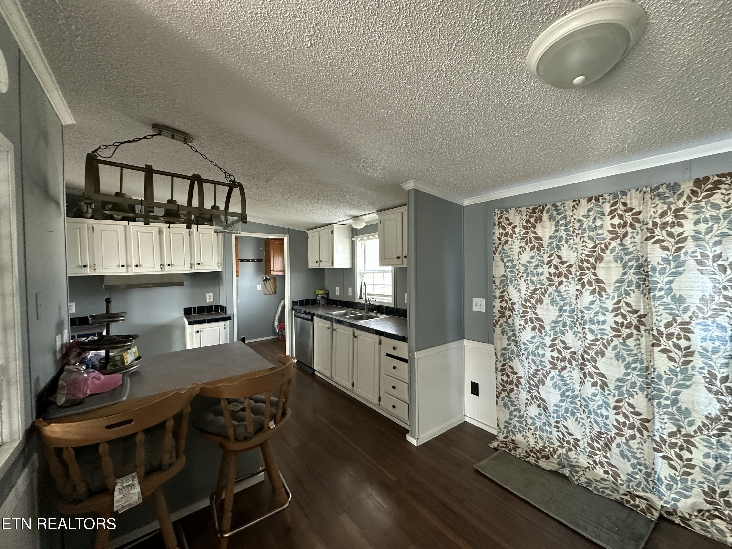 408 West Rathburn Street Rockwood, TN 37854 - Photo 5 of 18 IMG_1149