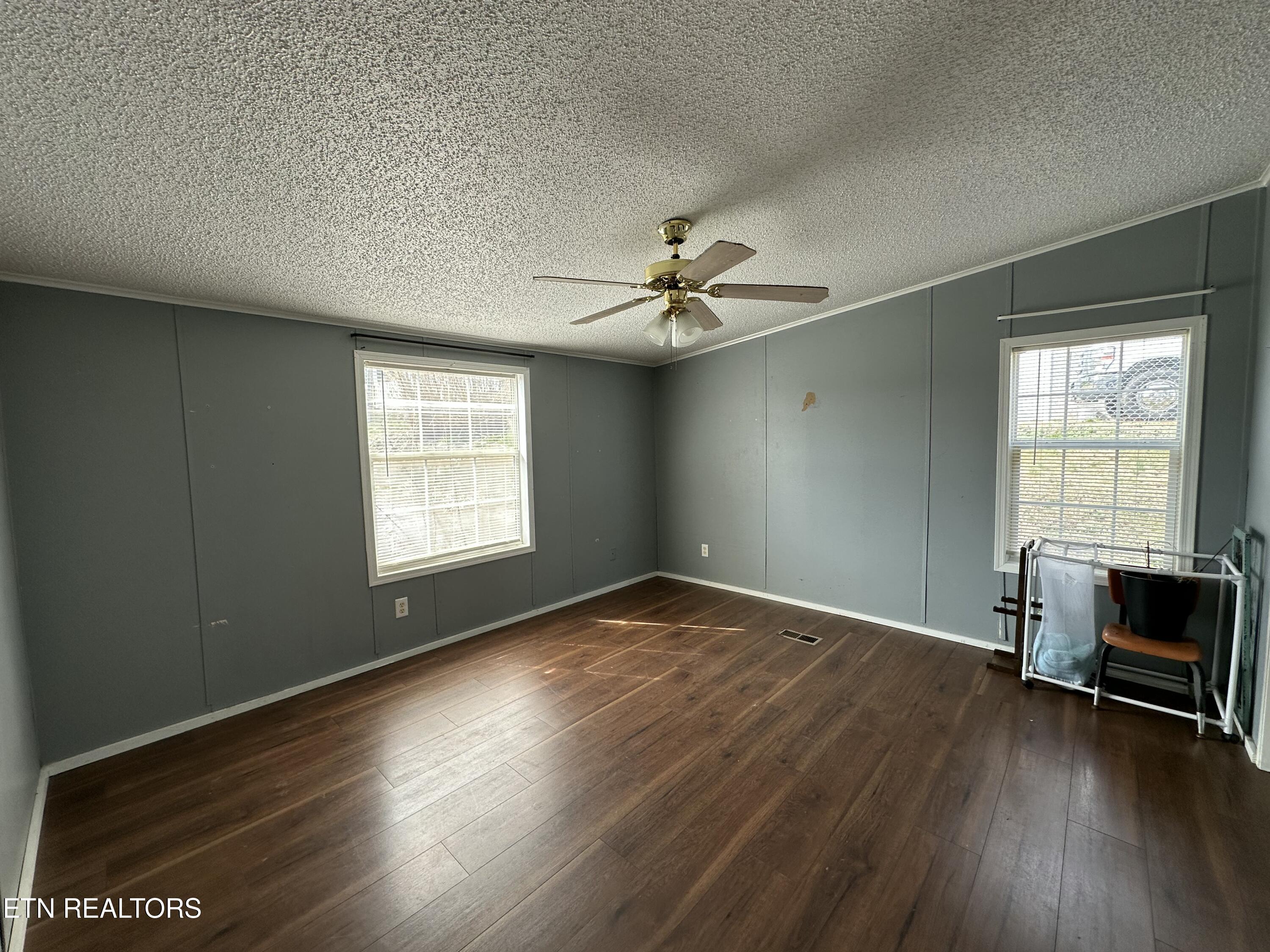 408 West Rathburn Street Rockwood, TN 37854 - Photo 10 of 18 IMG_1155