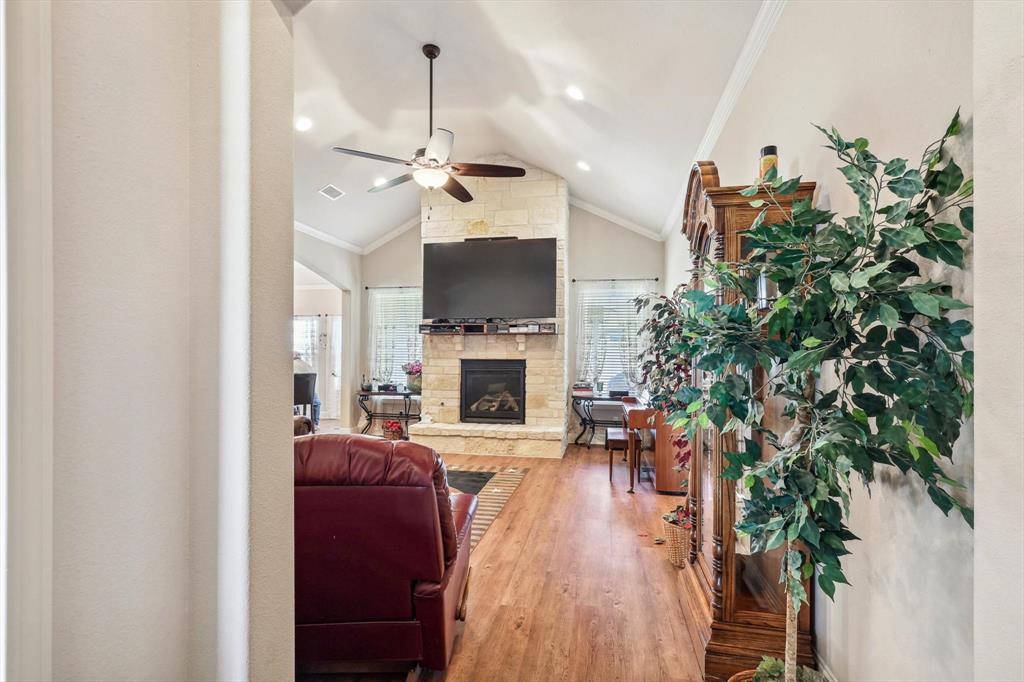 707 Chaparral Road Sanger, TX 76266 - Photo 8 of 32