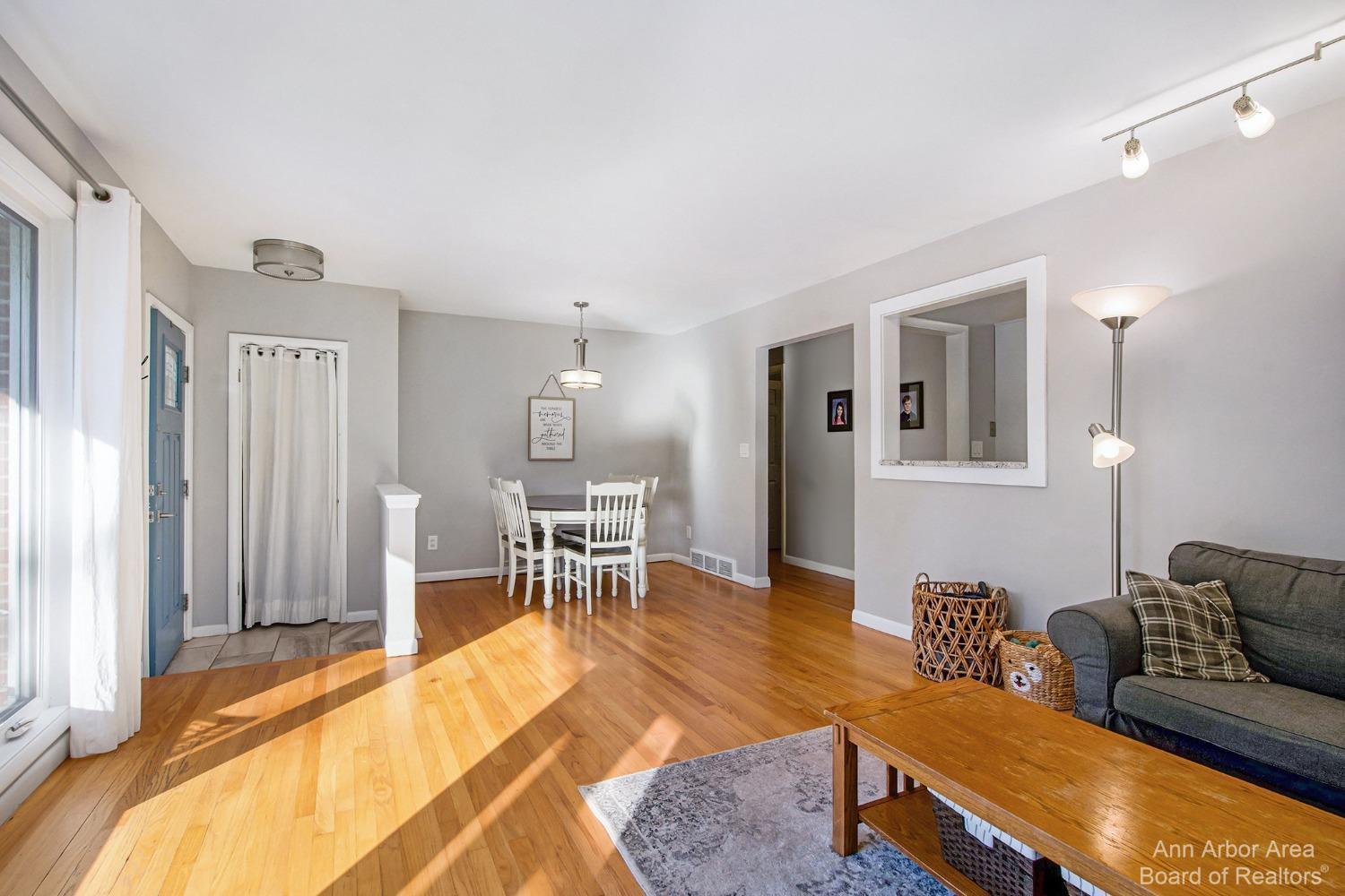 1730 Dunmore Road Ann Arbor, MI 48103 - Photo 5 of 28 Photo 5