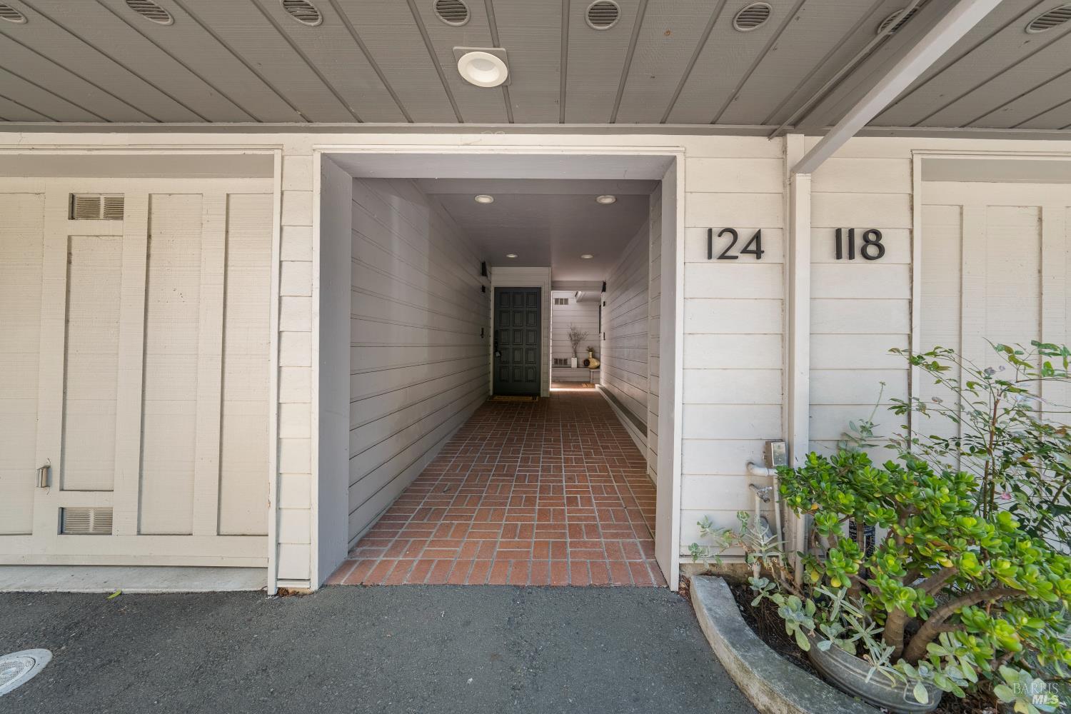 124 Professional Center Parkway San Rafael, CA 94903 - Photo 3 of 37