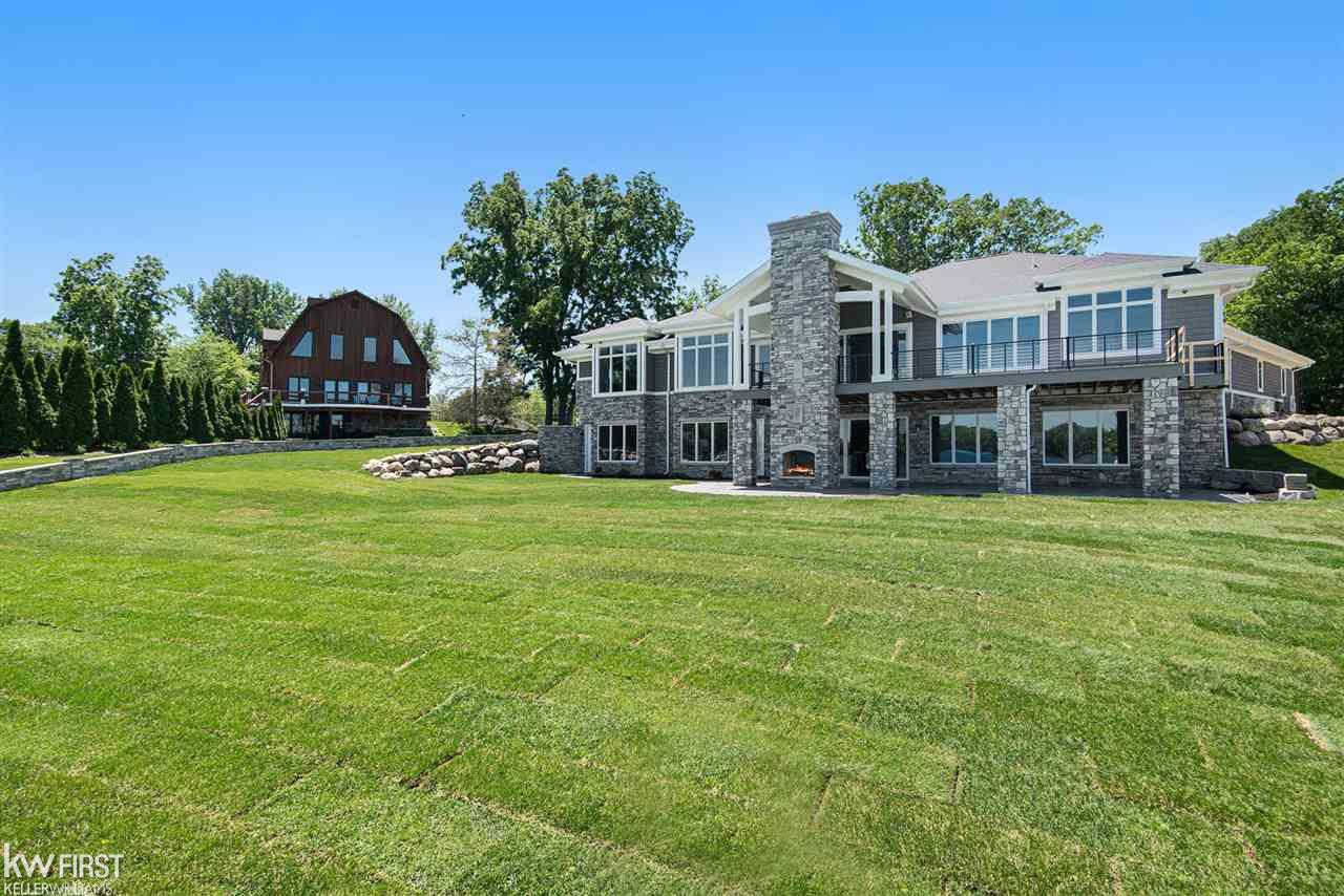 13185 Torrey Road Fenton, MI 48430 - Photo 7 of 96