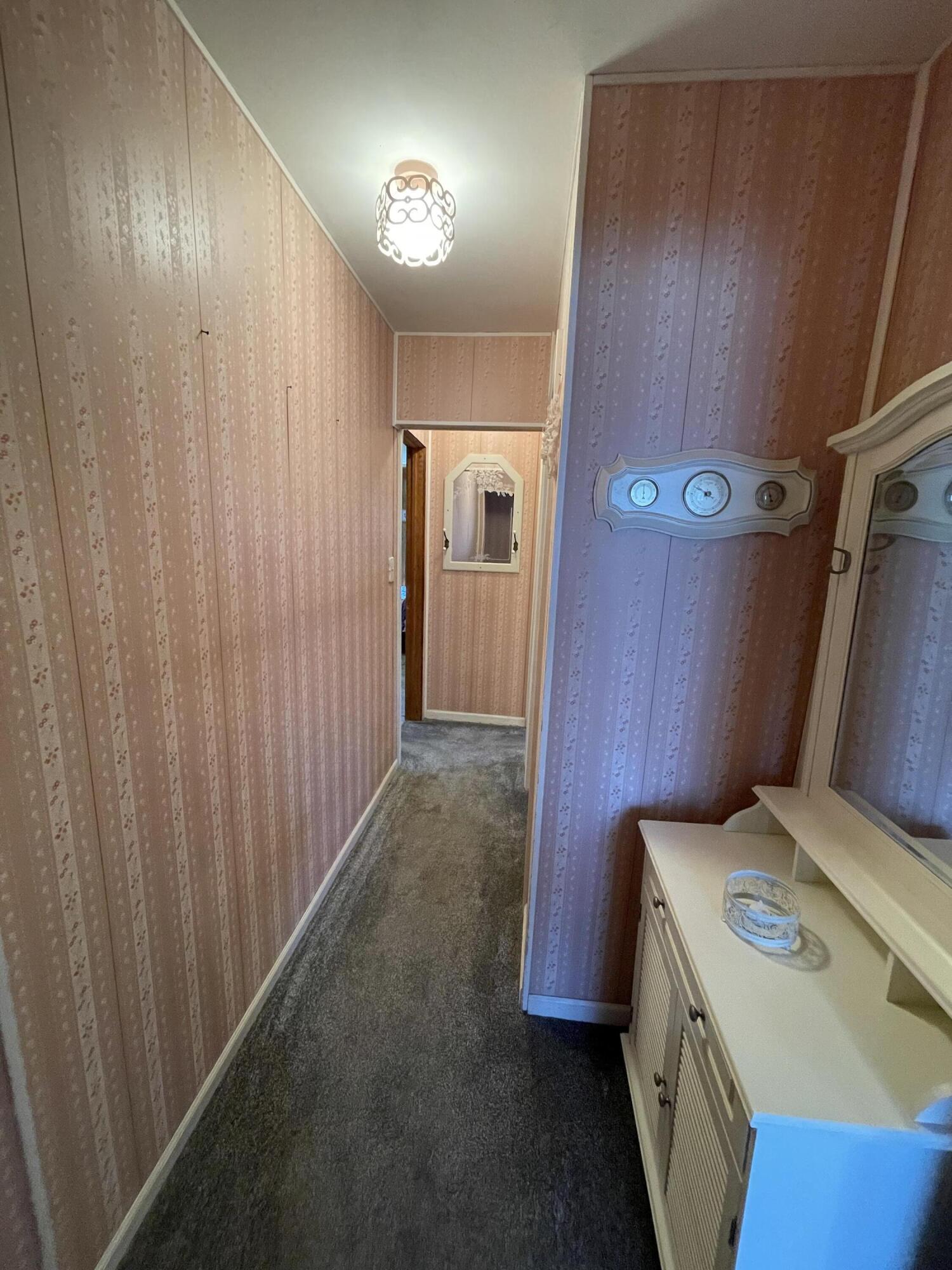 2091 Hill Road Manistee, MI 49660 - Photo 19 of 37 Hallway