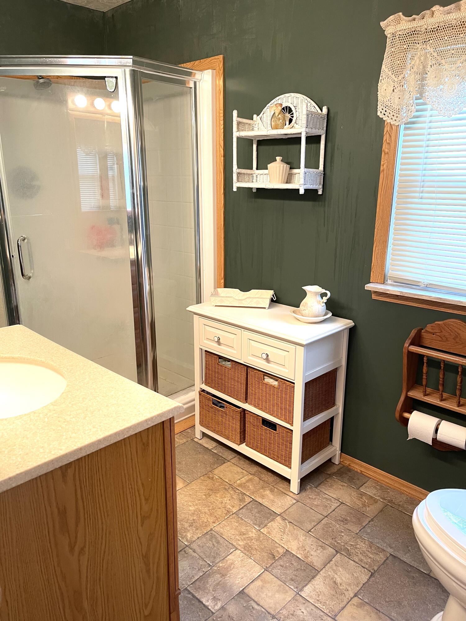 2091 Hill Road Manistee, MI 49660 - Photo 21 of 37 Bathroom