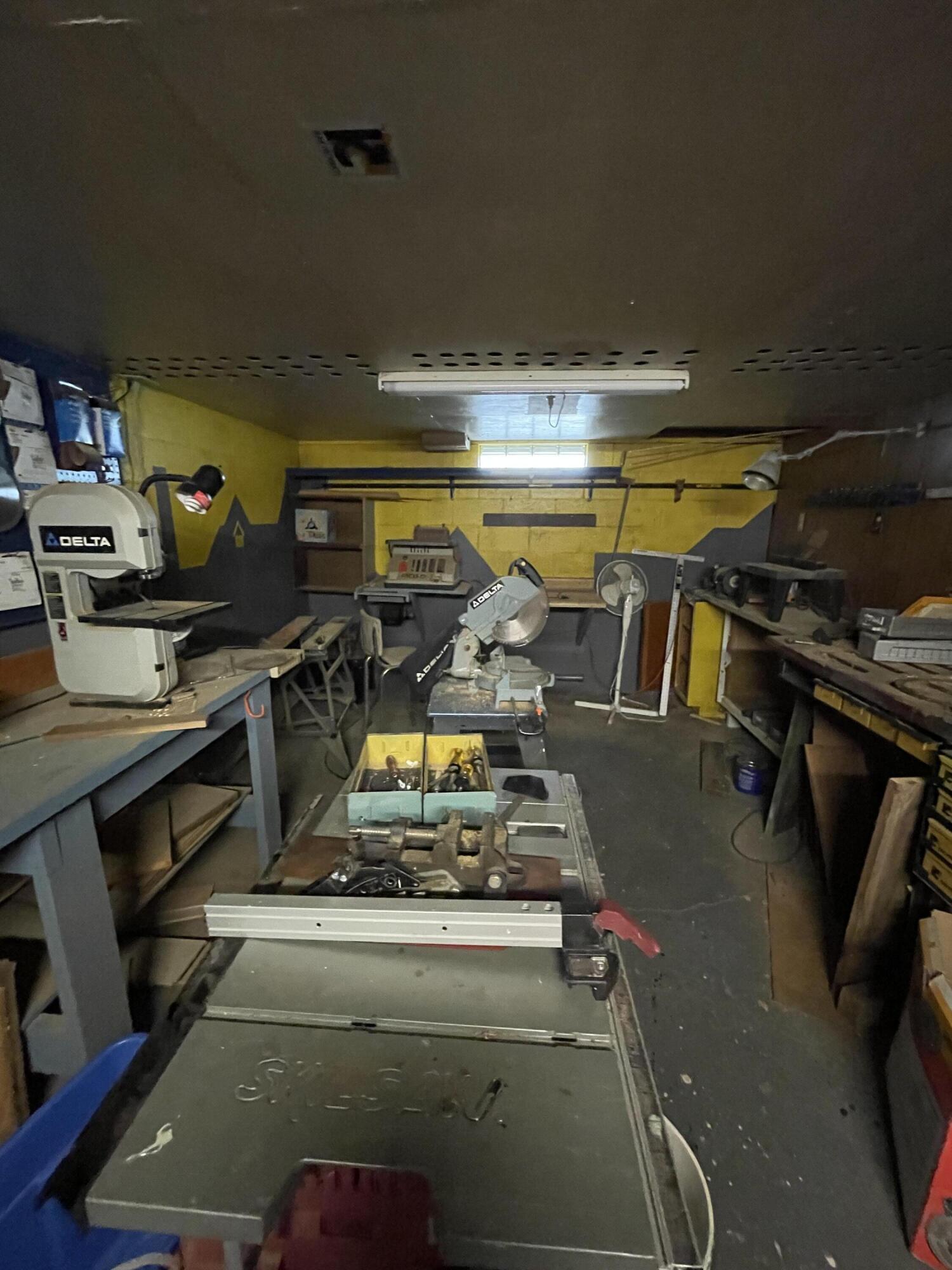 2091 Hill Road Manistee, MI 49660 - Photo 28 of 37 Workshop