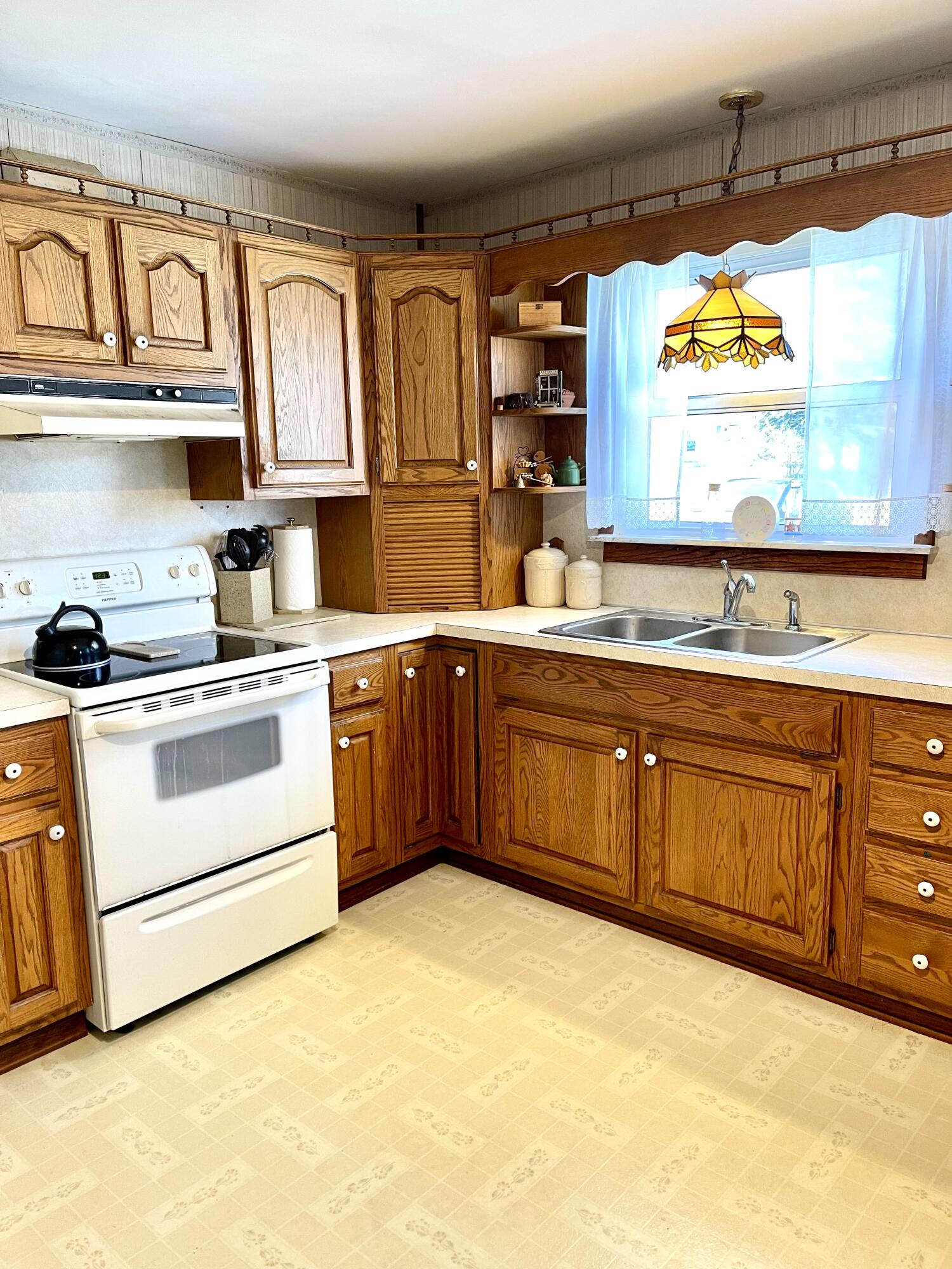 2091 Hill Road Manistee, MI 49660 - Photo 9 of 37 Kitchen