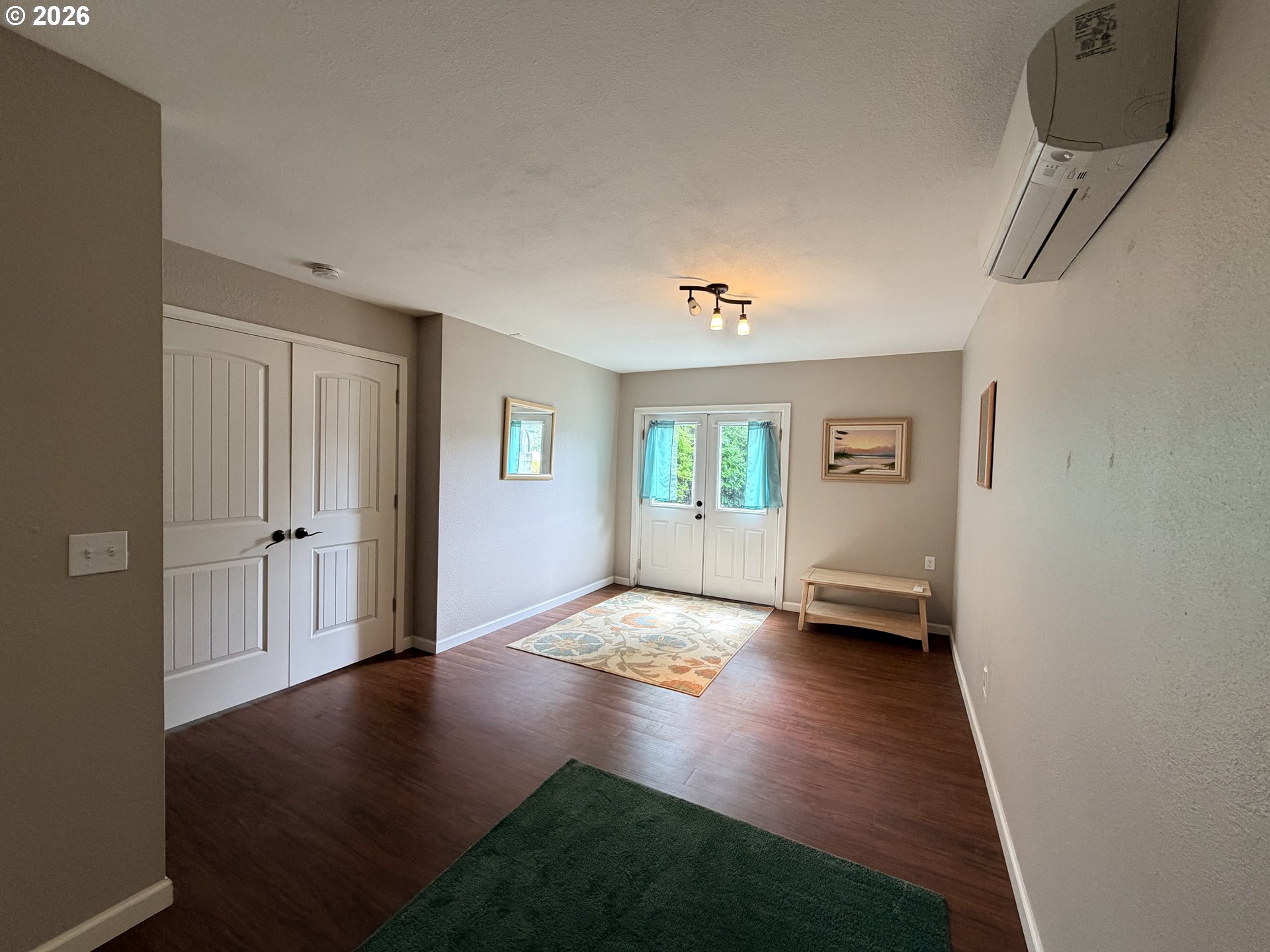 2260 Arthur Drive Reedsport, OR 97467 - Photo 15 of 36 Family Room