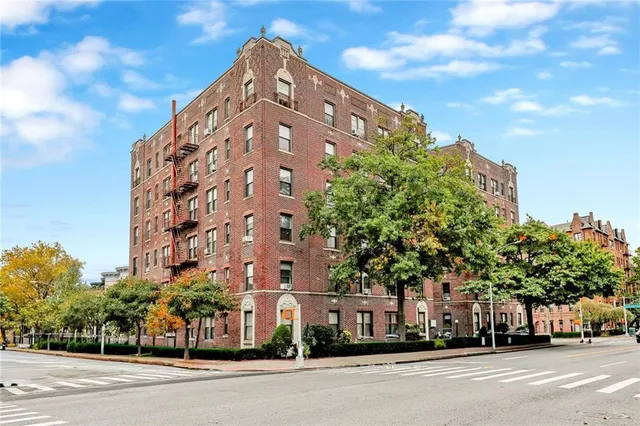 $349,000 | 7401 4th Avenue, Unit E9 | Bay Ridge