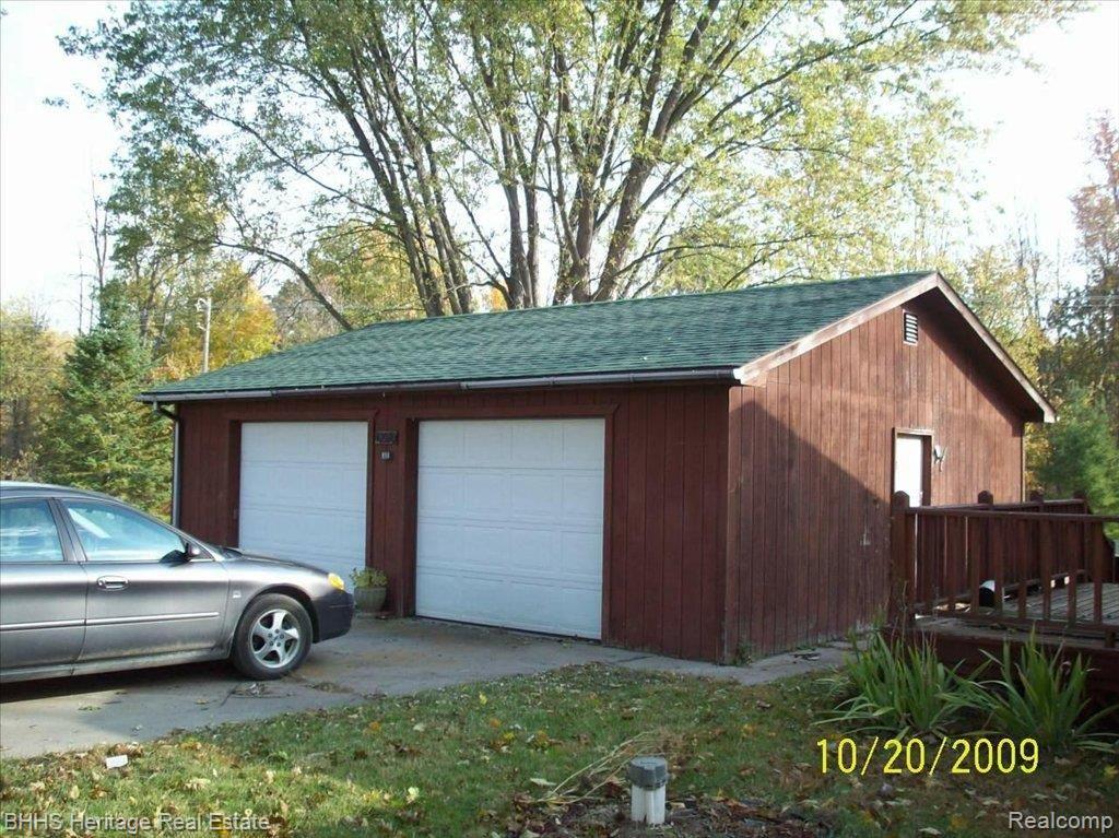 10570 Antcliff Road Fowlerville, MI 48836 - Photo 3 of 3 antcliff_garage