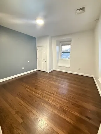 $2,200 | 112 Hollingsworth Street, Unit 5, Lynn, MA 01902