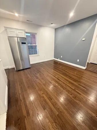 $2,200 | 112 Hollingsworth Street, Unit 5, Lynn, MA 01902